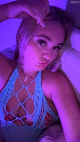 Lizzy_Cherry Nakenläckor OnlyFans Foto 27