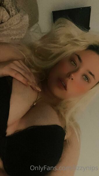 lizzynips Nakenläckor OnlyFans Foto 12