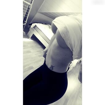 Lizzyvanhyde Nakenläckor OnlyFans Foto 51