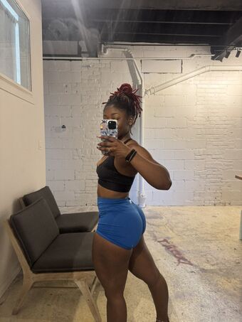 Locdbree Nakenläckor OnlyFans Foto 24