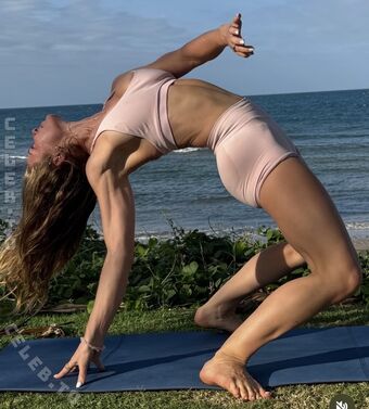 Lola Weippert Nakenläckor OnlyFans Foto 441