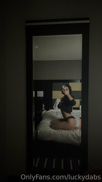luckydabs Nakenläckor OnlyFans Foto 6