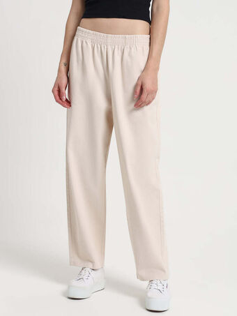 Lucy Brookes Nakenläckor OnlyFans Foto 4