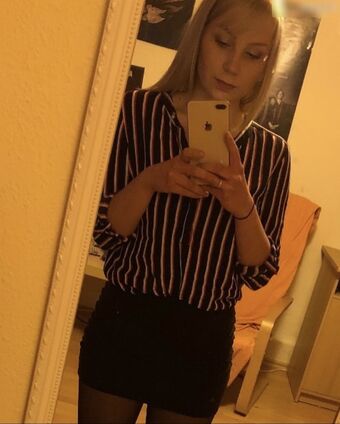 Lucy Cox Nakenläckor OnlyFans Foto 20