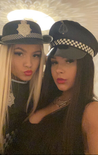 Lucy M Nakenläckor OnlyFans Foto 11