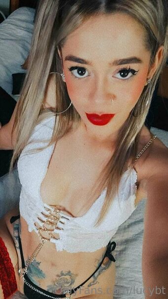 lucybt Nakenläckor OnlyFans Foto 17