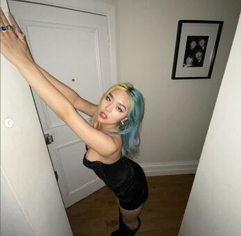lucydi_ Nakenläckor OnlyFans Foto 4