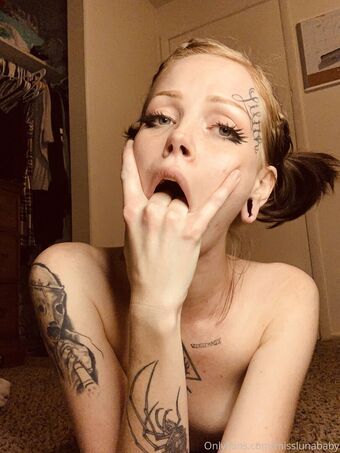 lunakyzz Nakenläckor OnlyFans Foto 34