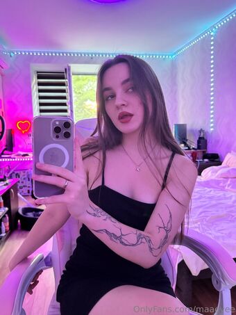 maaevee Nakenläckor OnlyFans Foto 6