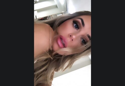Mackenzie Carson Nakenläckor OnlyFans Foto 19