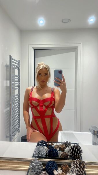 Madelen Wright Nakenläckor OnlyFans Foto 8