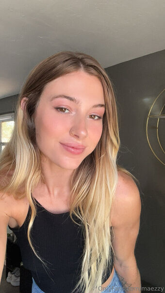 maezzy Nakenläckor OnlyFans Foto 13