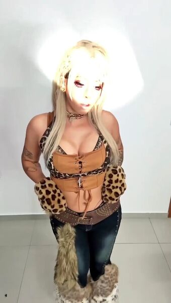 Magic Phyra Nakenläckor OnlyFans Foto 409