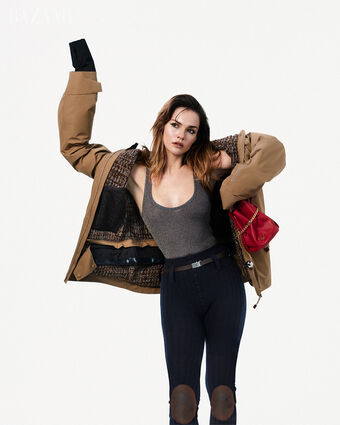 Maia Mitchell Nakenläckor OnlyFans Foto 84