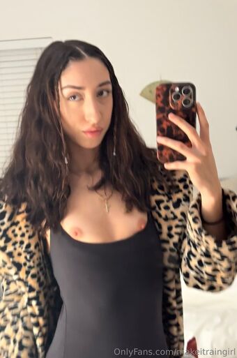 makeitraingirl Nakenläckor OnlyFans Foto 35