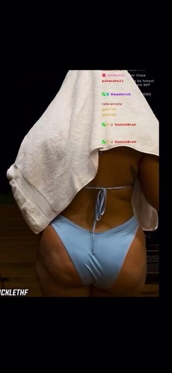 Maleni Cruz Nakenläckor OnlyFans Foto 212