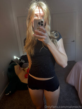 malimochi Nakenläckor OnlyFans Foto 35