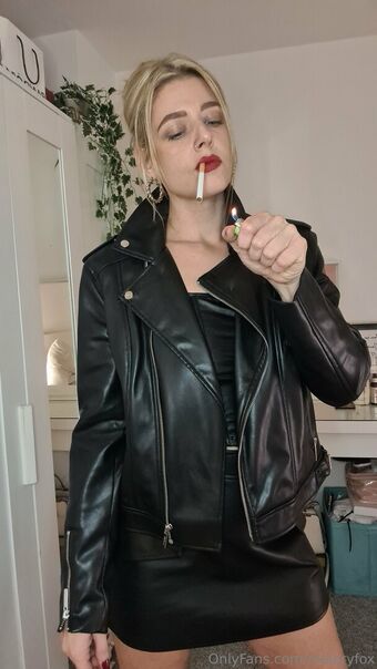 maloryfox Nakenläckor OnlyFans Foto 16