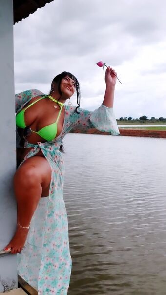 Mariabronzeada Nakenläckor OnlyFans Foto 19