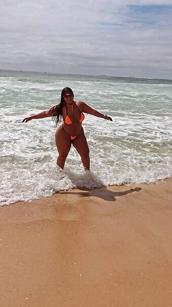 Mariabronzeada Nakenläckor OnlyFans Foto 20