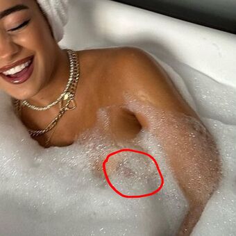 marinarivers Nakenläckor OnlyFans Foto 3