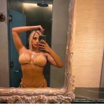 Mehreen Nakenläckor OnlyFans Foto 2