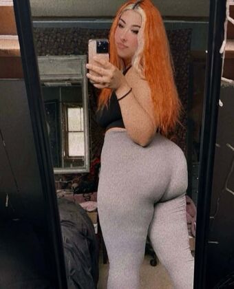 mel.x Nakenläckor OnlyFans Foto 3
