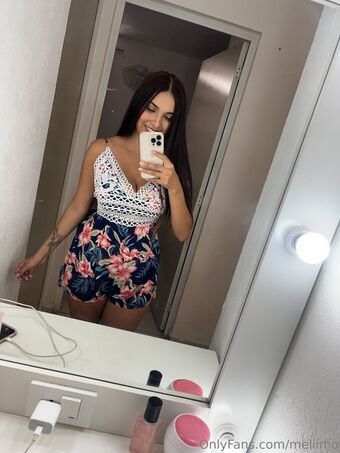 meliimo Nakenläckor OnlyFans Foto 3