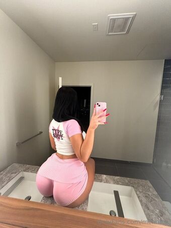 meliriinx Nakenläckor OnlyFans Foto 10
