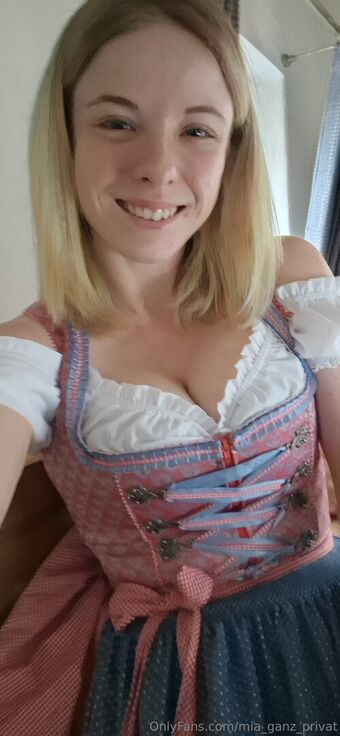 mia_ganz_privat Nakenläckor OnlyFans Foto 25