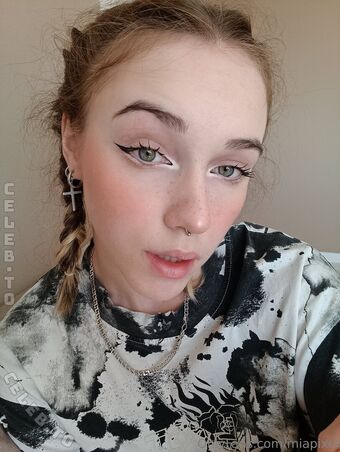 Mia Pixel Nakenläckor OnlyFans Foto 19