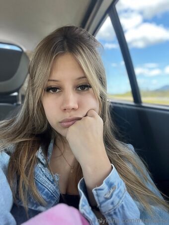miablazee Nakenläckor OnlyFans Foto 7