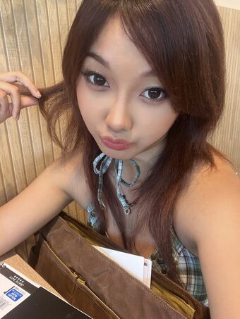 micaphernelia Nakenläckor OnlyFans Foto 7