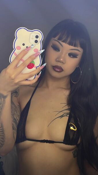 Micca Young Nakenläckor OnlyFans Foto 33
