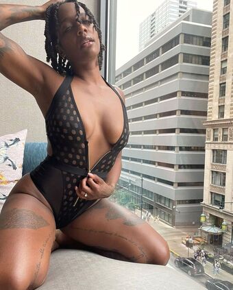 Midnight Nakenläckor OnlyFans Foto 17