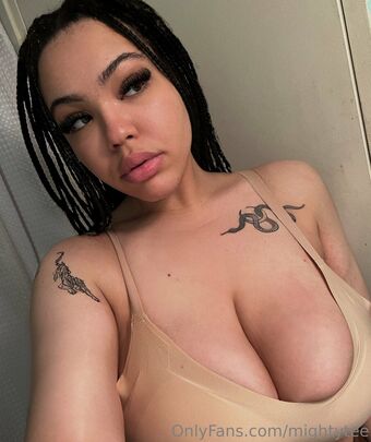 mightytee Nakenläckor OnlyFans Foto 67