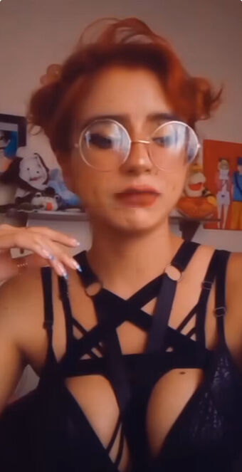 mikami404error Nakenläckor OnlyFans Foto 1