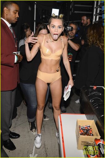 Mileycyrus Nakenläckor OnlyFans Foto 20
