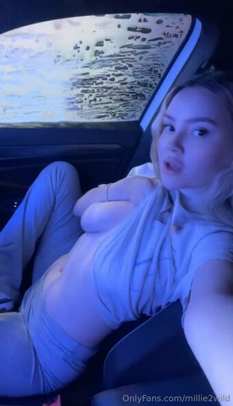 millie2wild Nakenläckor OnlyFans Foto 58