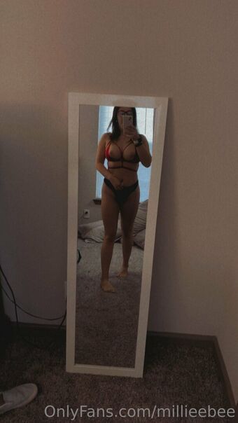 millieebee Nakenläckor OnlyFans Foto 5