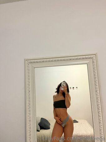 millievega Nakenläckor OnlyFans Foto 17