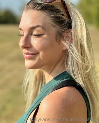 millimonroefree Nakenläckor OnlyFans Foto 16