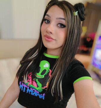 Mina Sin Nakenläckor OnlyFans Foto 21