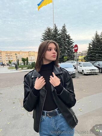 mini_dashunka Nakenläckor OnlyFans Foto 3
