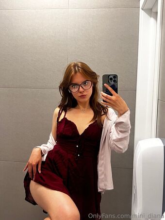 mini_violet Nakenläckor OnlyFans Foto 14