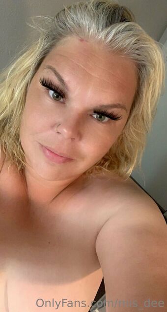 mis_dee Nakenläckor OnlyFans Foto 15