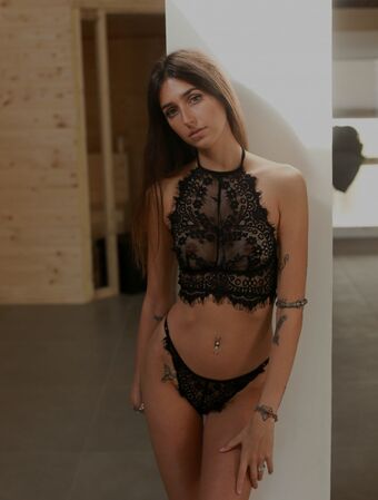 Misch Nakenläckor OnlyFans Foto 3