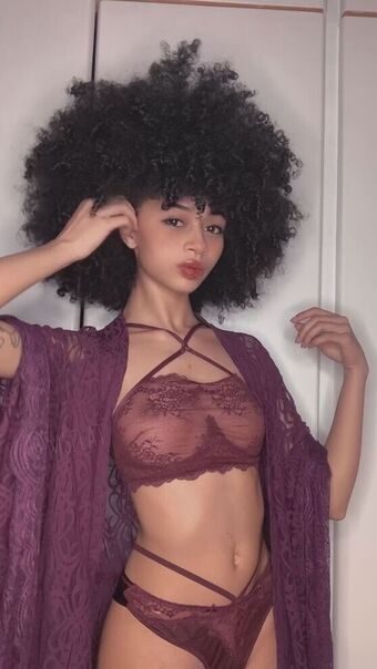 Miss Flat Nakenläckor OnlyFans Foto 7