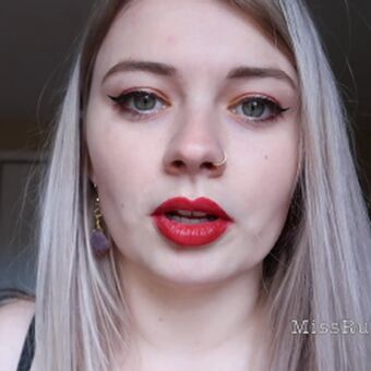 Miss Ruby Grey Nakenläckor OnlyFans Foto 14