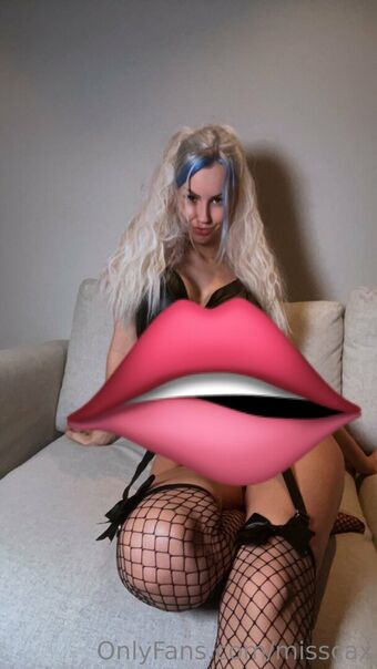 misscax Nakenläckor OnlyFans Foto 11